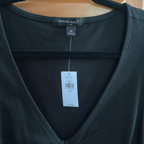 Woman’s Banana Republic top - Picture 3 of 3